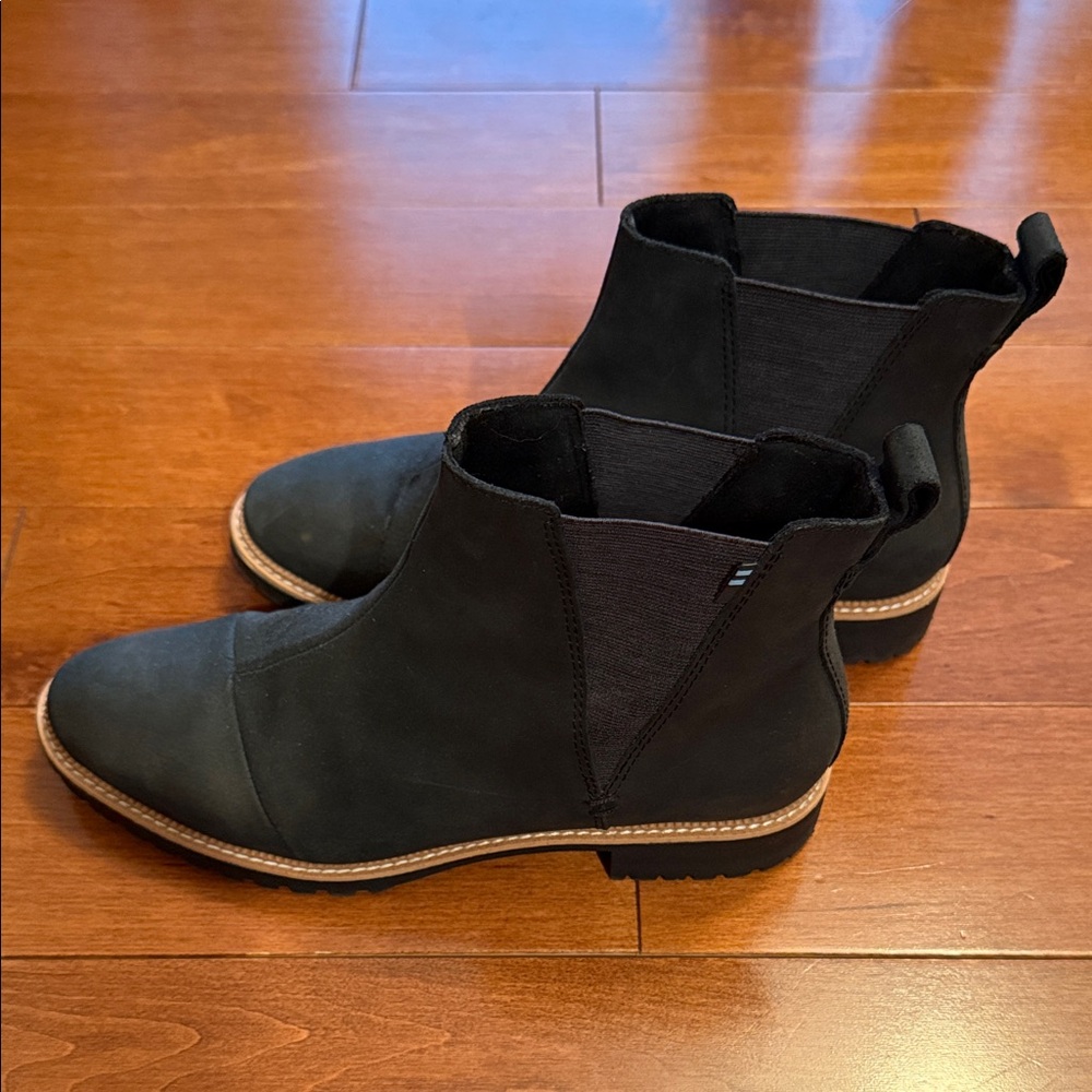 Toms Black Chukka Boots
